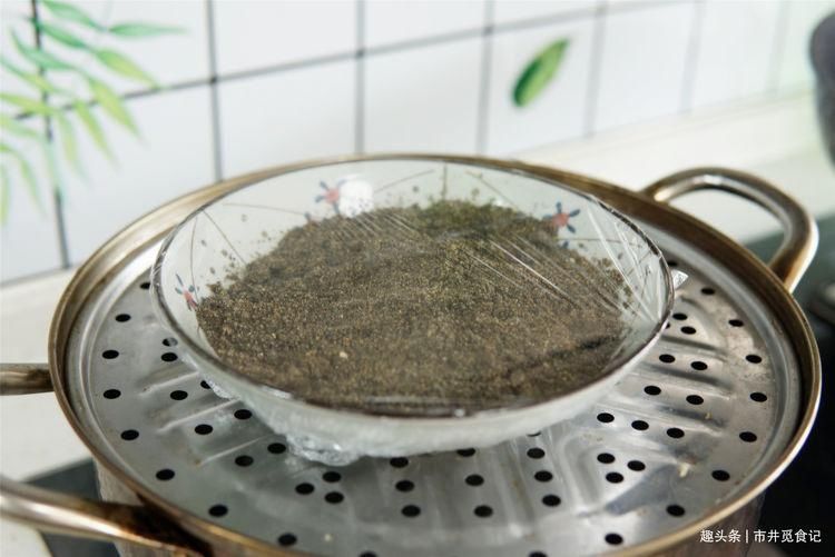  蜂蜜|1碗黑芝麻，3勺蜂蜜，搓一搓做“黑芝麻丸”，1元1颗，头发黑又亮