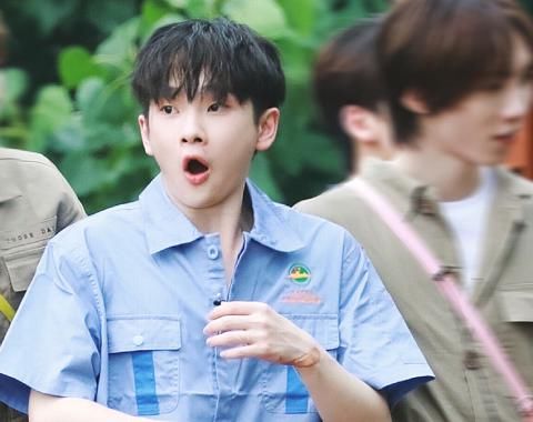  周震南|周震南只关注1位《创造营》学员，看清是谁后，真不知咋想的