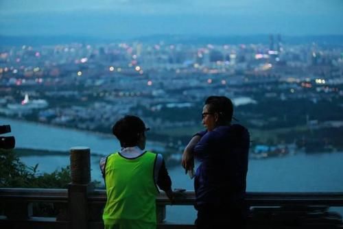 黄磊|黄磊吐槽张艺兴?了解这些内幕后就知道是不是“塑料”师徒情了