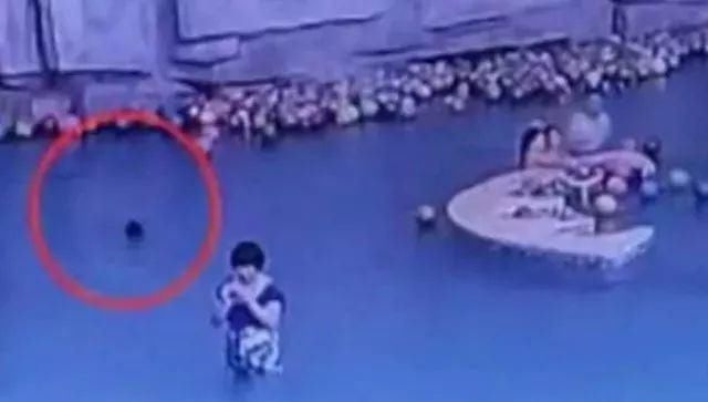  救救|“妈妈，救救我！” 也许你的孩子正面临着一样的危险！所有人都该看看