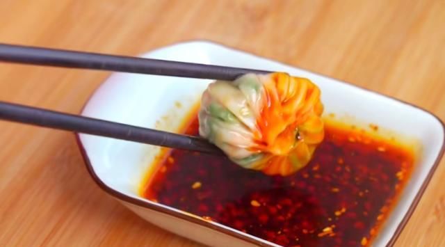  省力|饺子皮做包子，不揉面不发面，节约时间还省力，皮薄筋道馅料足