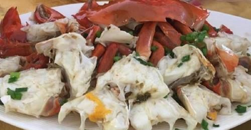 婚宴|参加婚宴随礼500元,看到宴席后却很尴尬,桌上的菜让我怀疑人生