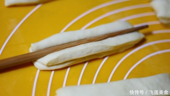 放心|一碗面粉,一个鸡蛋做放心油条,不含无添加,方法简单,一学就会