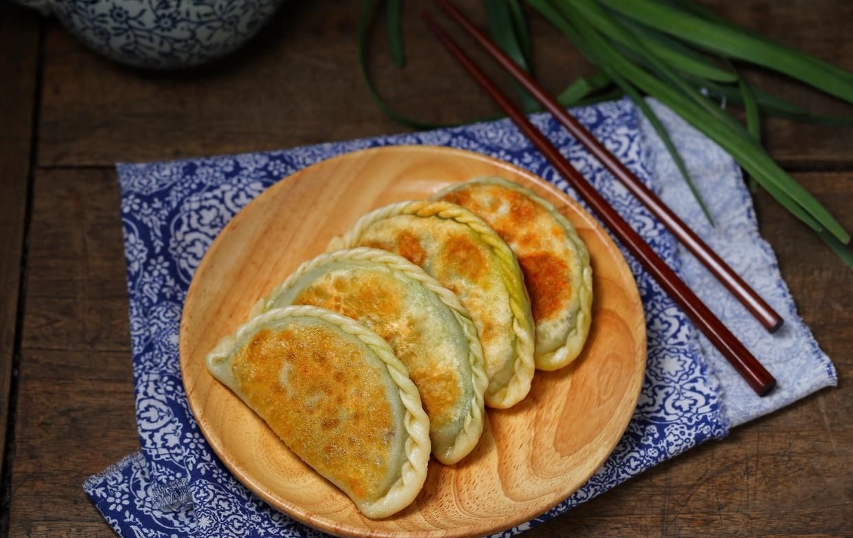  韭菜|详解花边韭菜盒子的做法，皮薄不露馅，口感倍儿鲜美，分分钟吃撑