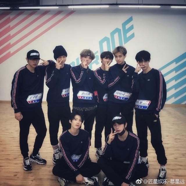 和嘉羿|给Mr.钛戈伴舞,和嘉羿是同期练习生,从以团到《少年之名》还是出道无望