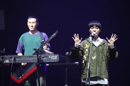  演唱会|徐佳莹挺7月孕肚参加演唱会，甜赞大11岁导演老公很贴心