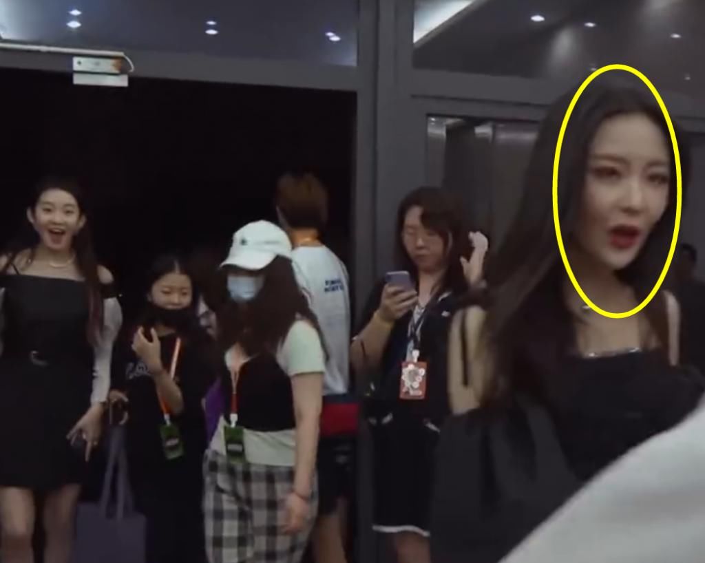 王艺瑾|孟美岐给硬糖少女传授经验,只拥抱张艺凡一人,王艺瑾一脸懵