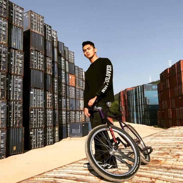  懂行|懂行｜夏日冲浪季，我们采访了几位冲浪达人