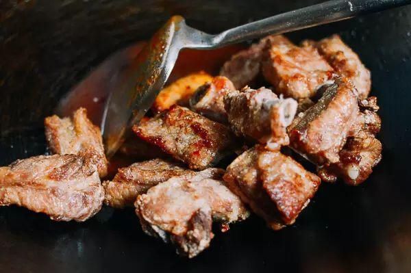  不放过|排骨别再熬汤了，这么做香得连盘子都不放过！