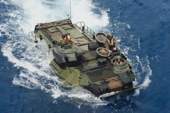 两栖|美海军又一悲剧！美军两栖战车沉没8人失踪，搜救40小时认定死亡