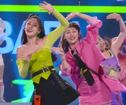  公演比拼|《乘风破浪的姐姐》第一次公演姐姐扎堆哭，黄圣依抹泪，万茜厉害了