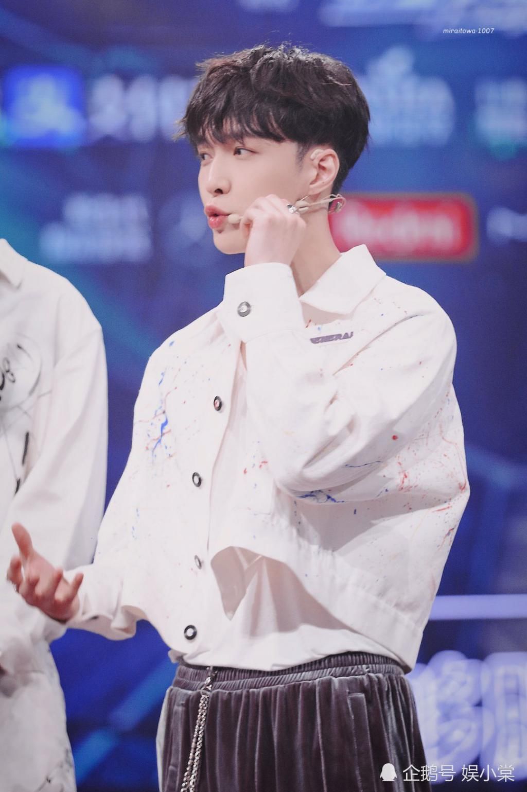  兴发|张艺兴发博回顾青春有你决赛，你有被张PD暖到吗？