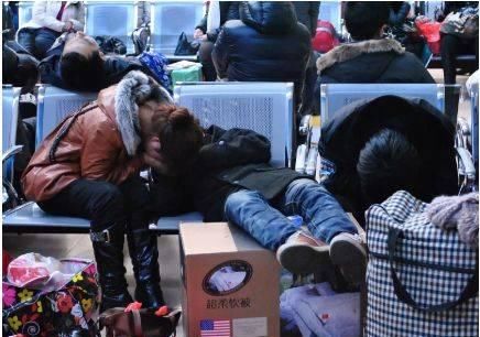 躲掉|火车站出现“新骗局”，一旦被盯上很难躲掉，连警察都没办法，抓紧看一看！