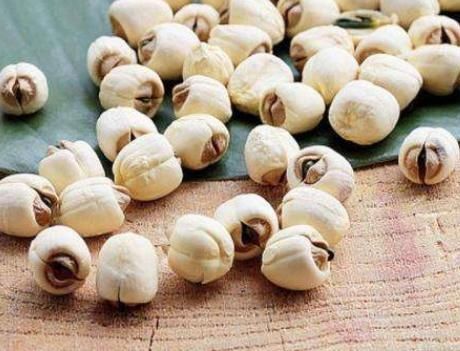  隔天|教你做红豆百合莲子汤，清甜软糯味道佳，女人隔天可吃一次