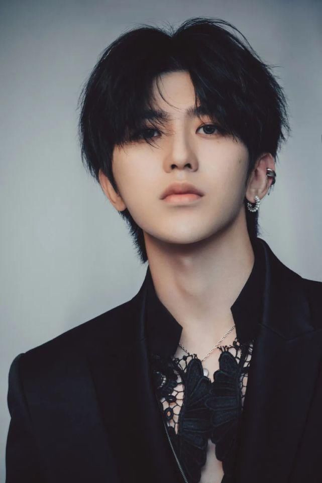  倪妮|榜妹热线 | 蔡徐坤行程、李沁《狼殿下》、倪妮杀青后、张彬彬安排、姚弛商务