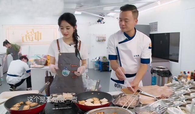 观众|《中餐厅4》才开播两期便被声讨,赵丽颖要重复黄晓明的老路?