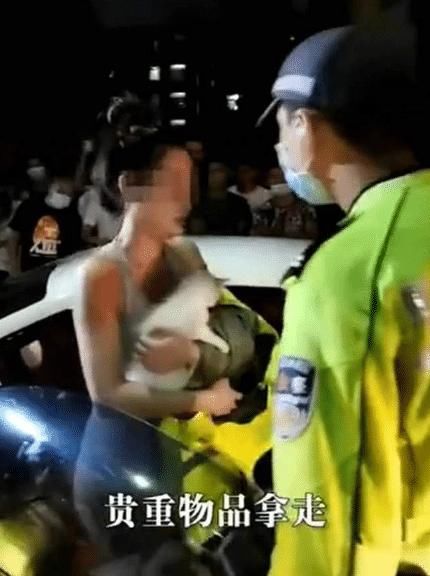  驾驶|玛莎拉蒂女司机无证驾驶上路，路人：胆子也是够大